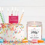 Vela Homsolver 30 anos para mulheres, presente de aniversário 1996 com aroma de bolo e baunilha para decoração - Imagem 6