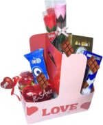 Cesta Presente Premium Namorados Rosa Encantada com chocolates suíços premium, pronta para emocionar e presentear com elegância. - Imagem 4