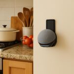 Splin Suporte para Echo Dot 5 ou 4: compacto, sem cabos aparentes, encaixe firme e praticidade na tomada. - Imagem 5