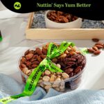 Cesta gourmet de nozes sortidas Nut Cravings, presente Kosher 450 g com 4 misturas, ideal para festas e datas especiais - Imagem 3
