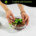 Cesta gourmet de nozes sortidas Nut Cravings, presente Kosher 450 g com 4 misturas, ideal para festas e datas especiais - Imagem 4