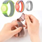 Pulseira ajustável para AirTag com ajuste seguro e confortável para crianças e idosos, ideal para monitoramento diário. - Imagem 3