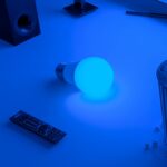 Lâmpada Inteligente Elgin 10W RGB Wi-Fi com Alexa e Google Home: cores, automação e controle por voz para sua casa. - Imagem 10