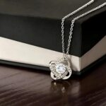 Colar Nó Feminino com Caixa de Presente, ideal para Dia dos Namorados, aniversário e casamento - Imagem 3