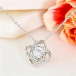 Colar Nó Feminino com Caixa de Presente, ideal para Dia dos Namorados, aniversário e casamento - Imagem 4