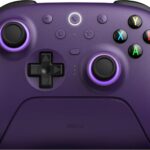 8BitDo Ultimate 2 Wireless: precisão TMR, gatilhos ajustáveis e conexão 8Speed para jogar com desempenho máximo.