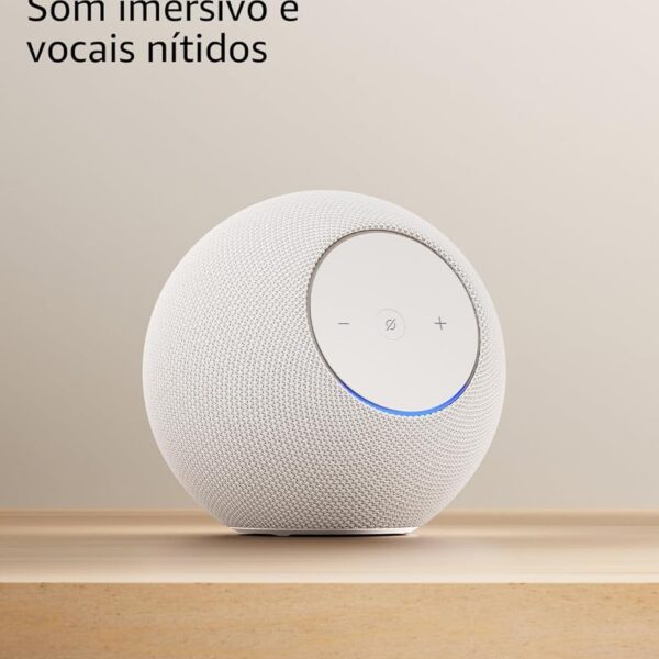 Amazon Echo Studio branco com som espacial imersivo e Dolby Atmos para áudio premium e casa inteligente integrada
