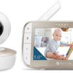Babá Eletrônica Motorola VM50G com tela 5,0, visão panorâmica, zoom e áudio bidirecional para monitorar seu bebê com segurança.