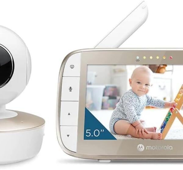 Babá Eletrônica Motorola VM50G com tela 5,0, visão panorâmica, zoom e áudio bidirecional para monitorar seu bebê com segurança.