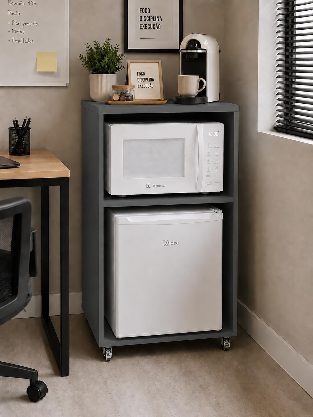 Bancada Bar para Embutir Frigobar e Microondas com Rodízios: praticidade Bancada Bar para Embutir Frigobar e Microondas com Rodízios: praticidade e organização para sua cozinha.