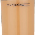 Base MAC Studio Fix Fluid SPF15 NC30: controle da oleosidade, acabamento matte e cobertura média a alta.