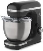 Batedeira planetária Electrolux 5L 750W: potência, 12 velocidades e tigela inox para massas perfeitas.