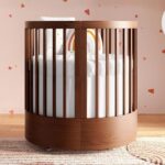 Berço Americano 3 em 1 Redondo Evolutivo em Amadeirado Mel: cresce com o bebê, do mini berço à mini cama. - Imagem 2