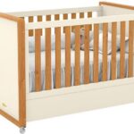 Berço Americano Tutto New Off White/freijó Matic: segurança, mini cama e design elegante para o quarto do bebê.