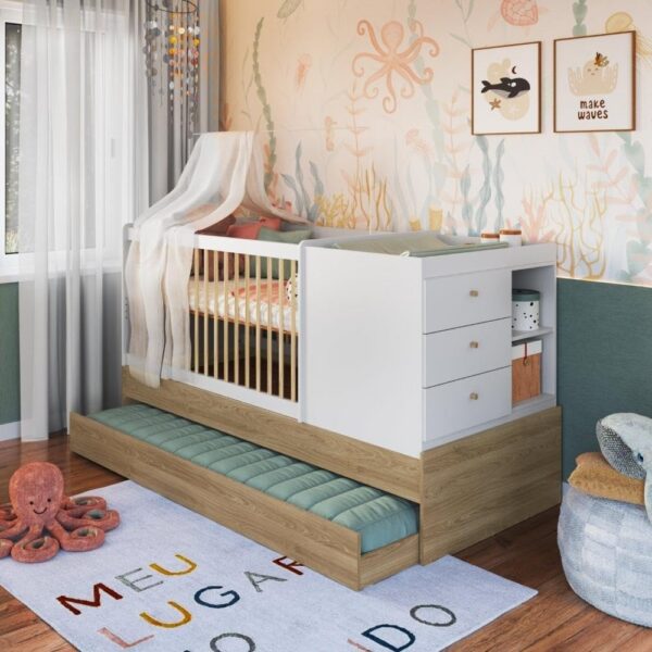 Berço Multifuncional Aveiro Oak/Branco com cama auxiliar e 3 gavetas, versátil e prático para acompanhar o crescimento do bebê.