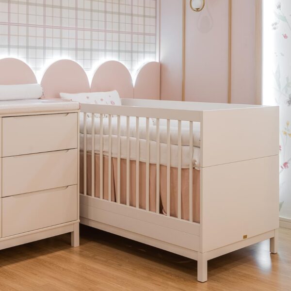 Berço Multifuncional Cozy Quater 2 em 1 em MDF Branco Fosco, com mini cama e 3 alturas, certificado Inmetro.