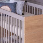 Berço Quater Cinza com Carvalho Malva 2 em 1: berço que vira mini cama e acompanha o crescimento do bebê com segurança e estilo. - Imagem 2