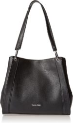 Bolsa Calvin Klein Reyna Novelty tripla: organização, segurança e estilo para o dia a dia.