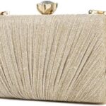 Bolsa Clutch Festa Feminina Dourada com Correntes Removíveis, elegante e versátil para usar na mão, ombro ou transversal.