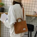 Bolsa Feminina Tiracolo Transversal Marrom casual, prática e versátil para o dia a dia. - Imagem 2