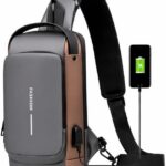 Bolsa Transversal Masculina Antifurto Impermeável com Cadeado e USB, compacta e segura para trabalho, academia e uso urbano.