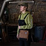 Bolsa crossbody Carhartt resistente, ajustável e impermeável, com aba de fácil acesso para levar seus essenciais com segurança. - Imagem 2
