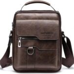 Bolsa de Ombro Masculina em Couro para trabalho e dia a dia, com estilo executivo e casual aliado à praticidade.