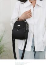 Bolsa tiracolo feminina pequena e leve: resistente à água, com vários bolsos para viagem e uso diário