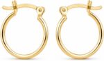 Brinco de Argola Lisa: elegância versátil para compor looks com estilo e praticidade.