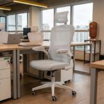Cadeira ergonômica com apoio lombar ajustável e mesh respirável para máximo conforto no home office.