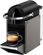 Cafeteira Espresso Nespresso Pixie Redesign Titânio 220V: design compacto, moderno e café espresso ou lungo com praticidade.