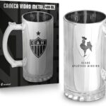 Caneca Chopp Galo 480ml licenciada, preta com detalhes prata, ideal para chopp e presente perfeito para torcedores.