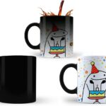 Caneca Mágica Flork Feliz Aniversário 325ml: presente criativo termossensível que revela o meme com bebidas quentes.
