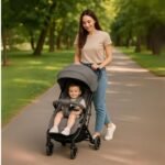 Carrinho Ruby Grey ultracompacto Kikkaboo: leve, prático e ideal para facilitar os passeios do dia a dia. - Imagem 2