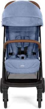Carrinho de Bebê Compacto Pact Pro Light Blue Joie: leve, compacto e ideal para viagens, com fechamento fácil e conforto desde o nascimento