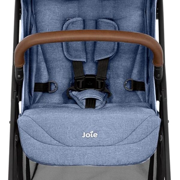 Carrinho de Bebê Compacto Pact Pro Light Blue Joie: leve, compacto e ideal para viagens, com fechamento fácil e conforto desde o nascimento