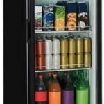 Cervejeira Gelopar 410L preta: alta capacidade, refrigeração eficiente e exposição ideal para bebidas.