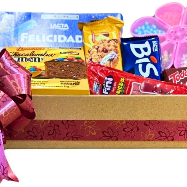 Cesta De Chocolate Stitch com Miçangas: presente infantil completo com doces, brinquedos e carinho, pronto para surpreender