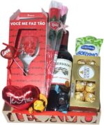 Cesta Presente Gourmet Namorados Te Amo: presente sofisticado e romântico, pronto para emocionar quem você ama. - Imagem 2
