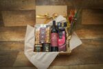 Cesta Presente Gourmet com Vinho e Chocolate, presente sofisticado para surpreender com sabor e elegância - Imagem 2
