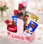 Cesta Presente Premium Namorados Rosa Encantada com chocolates suíços premium, pronta para emocionar e presentear com elegância.