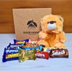 Cesta Presente Urso de Pelúcia com Chocolates para Namorada, Mãe e Amiga: carinho e elegância em um só presente. - Imagem 2
