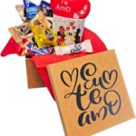 Cesta de Chocolates Romântica Mickey e Minnie com bombons sortidos, presente perfeito para o Dia dos Namorados e surpreender quem você ama.