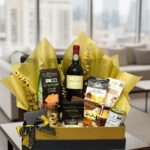 Cesta de Presente Gourmet Premium G&O: vinho Angélica Zapata Malbec, queijos e acompanhamentos para presentear com sofisticação.