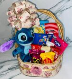 Cesta de chocolate com pelúcia: presente especial para aniversário, surpresa e datas especiais.