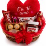 Cesta do Dia dos Namorados: presente romântico completo para surpreender quem você ama com carinho e chocolates.