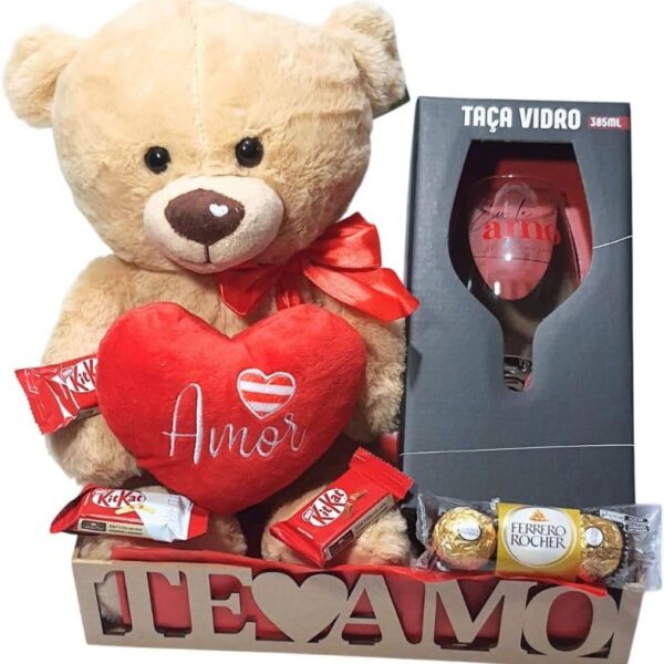 Cesta para a Namorada com Urso, Taça Te Amo e Chocolates: presente romântico pronto para surpreender e encantar