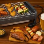 Churrasqueira Elétrica 220V 1600W Portátil: churrasco prático, sem fumaça excessiva e fácil de limpar