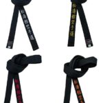 Cinto preto Shotokan Karatê bordado em poliéster, ideal para artes marciais e clube júnior, com 3,8 cm de largura e ajuste confortável.