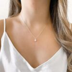 Colar Corrente Veneziana Feminina 45cm com Ponto de Luz Gota e Prata: elegante, delicado e ideal para presentear ou valorizar qualquer look.